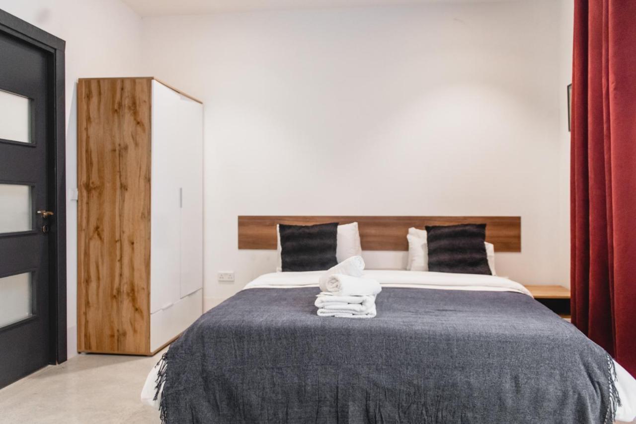 Privilege Suite Pietà Extérieur photo